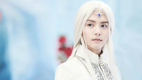 谁的白发造型惊艳到你了,首次大胆尝试白发造型