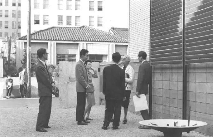 这个429万的圈圈，他画了55年丨吉原治良的前卫艺术