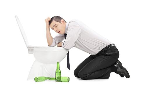 男人喝酒醉了是怎么回事,男人喝酒后一直昏睡喊不醒怎样办