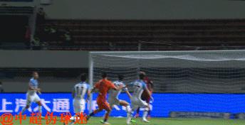 张雷判罚惹争议,张雷点球