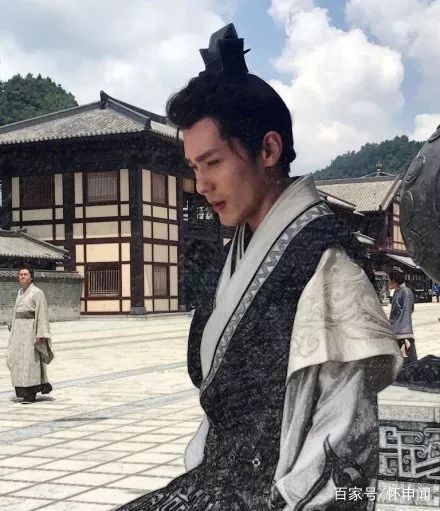 美宝莲口红亮面,美宝莲口红吸睛橘棕色08