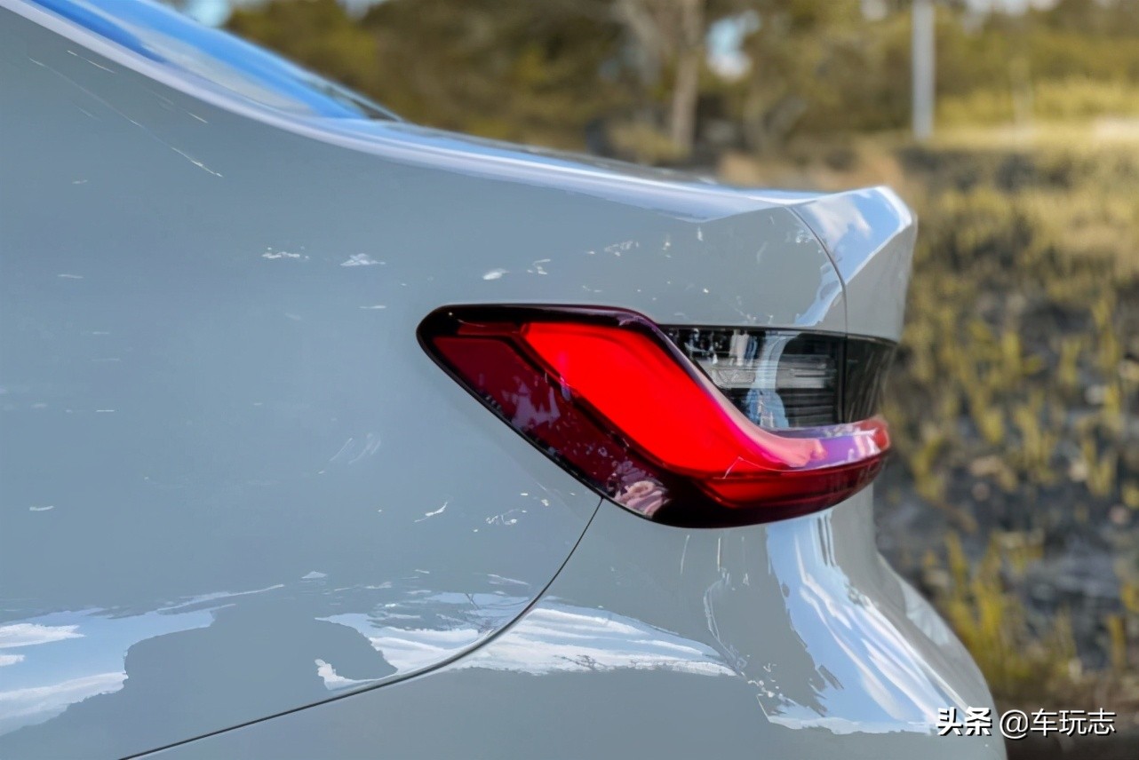 2021款宝马318i运动版：低配版并没有降低豪华身价