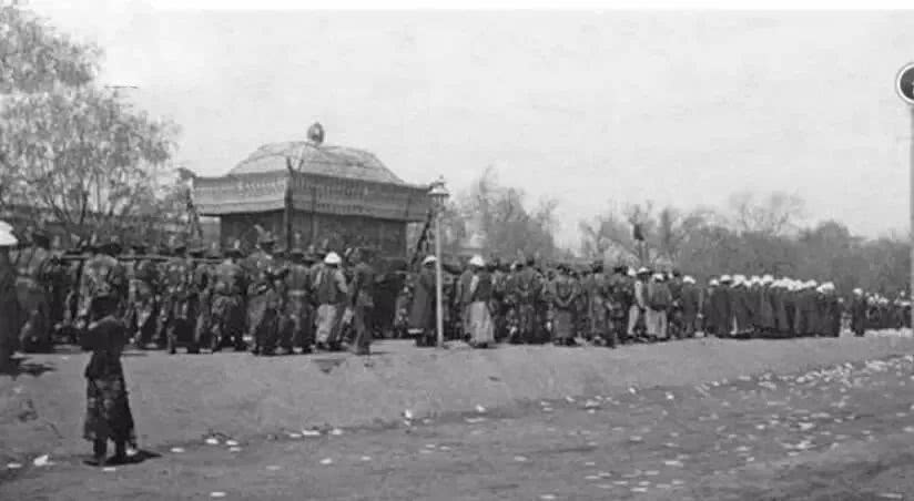 慈禧棺椁老照片,慈禧墓里陪葬品的图