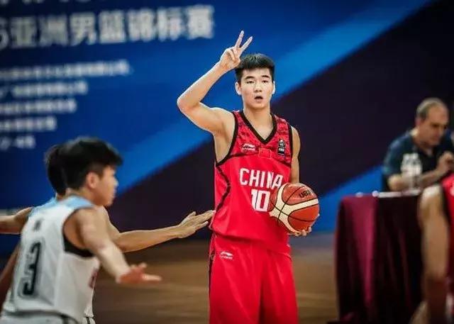 辽篮15岁小将,15岁的郭艾伦