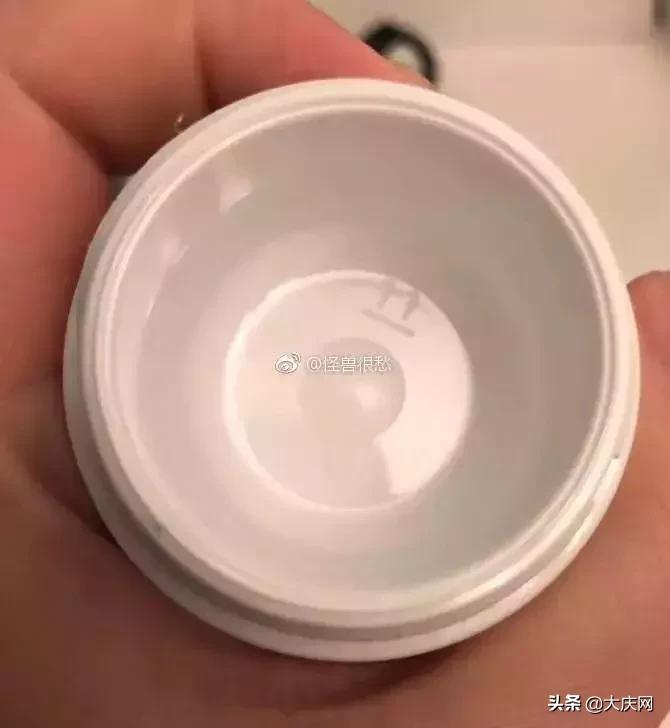 10年不褪色的lv包是真的吗,新买的lv包包褪色可以退吗