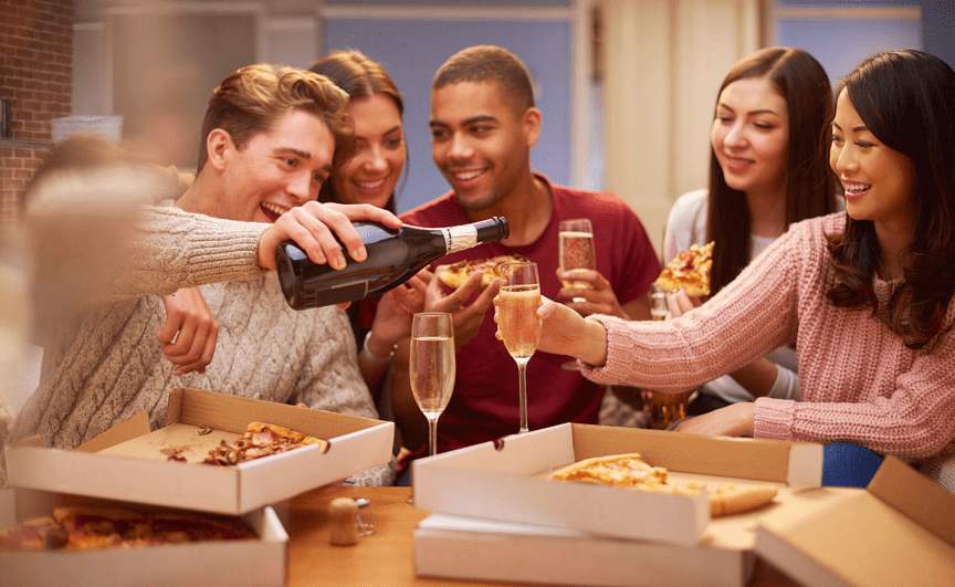 同事私下聚餐唯独不叫我怎么办,同事聚餐唯独没叫我