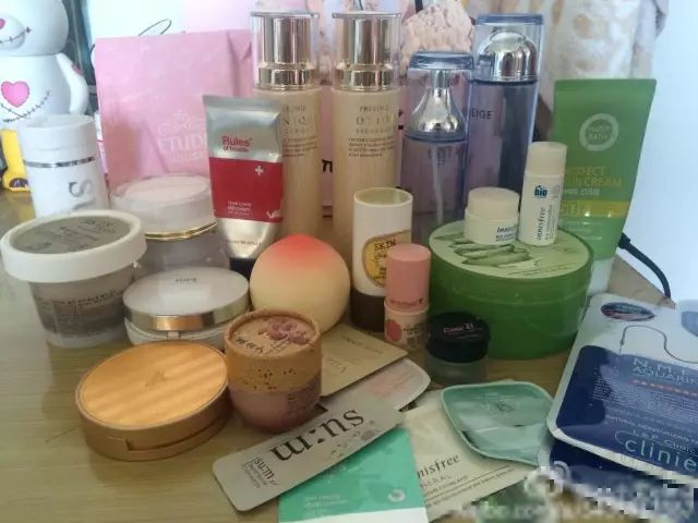 隐藏式梳妆台你见过吗,别人的梳妆台照片