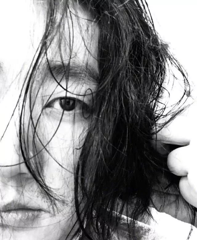 黄轩最近怎么没消息了,黄轩过气