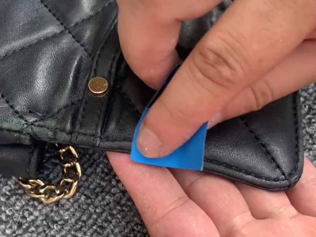 真皮衣掉皮修补方法如下,真皮衣破了大长口子怎么补