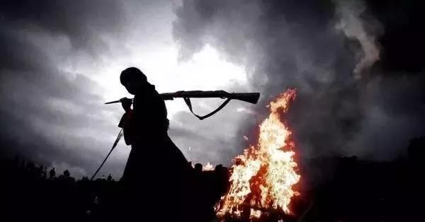 胡歌走过了一段艰难的路,胡歌活成了男生想要的样子