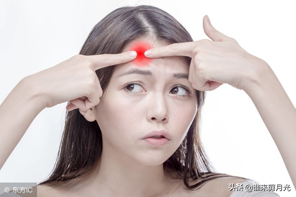 额头眉心长痘痘什么原因导致的,眉心额头长痘痘是什么原因引起的