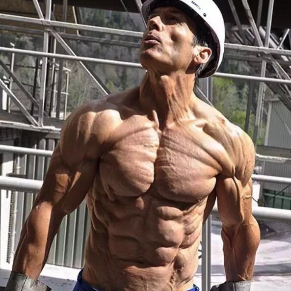 地球上肌肉最厉害的男人,世界上体脂最低的肌肉男