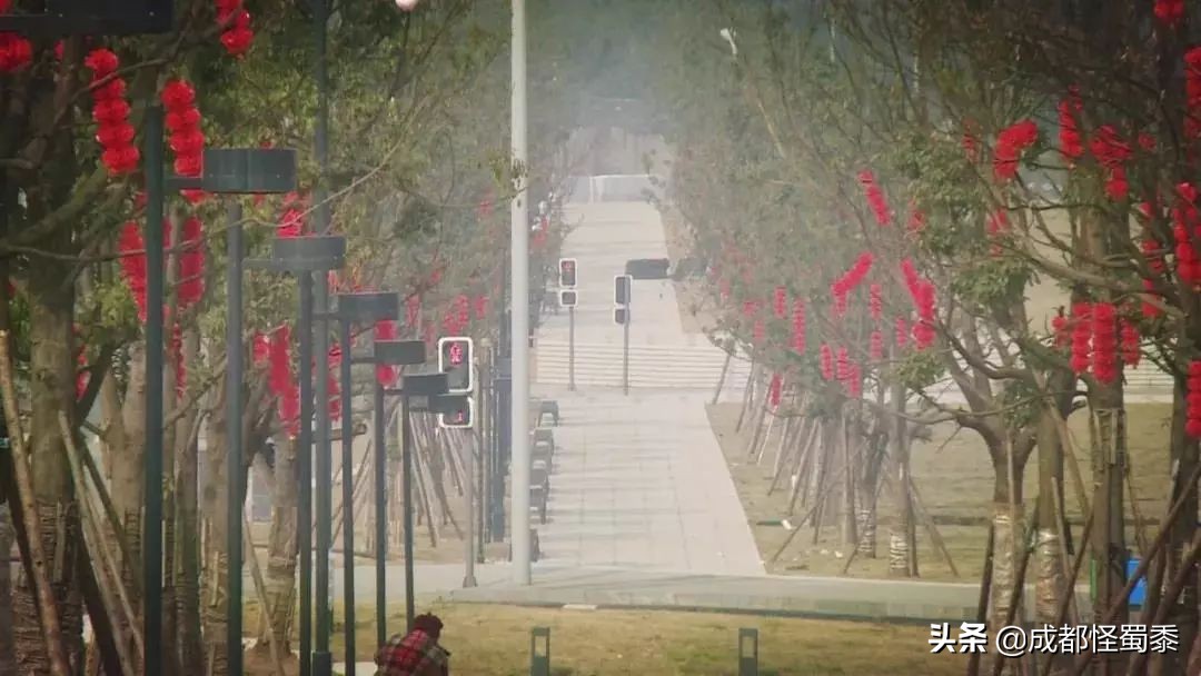 成都室内大型运动场地,周末可以打羽毛球的场子