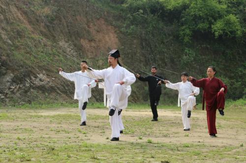 练拳只练一招,练拳不练功到老一场空