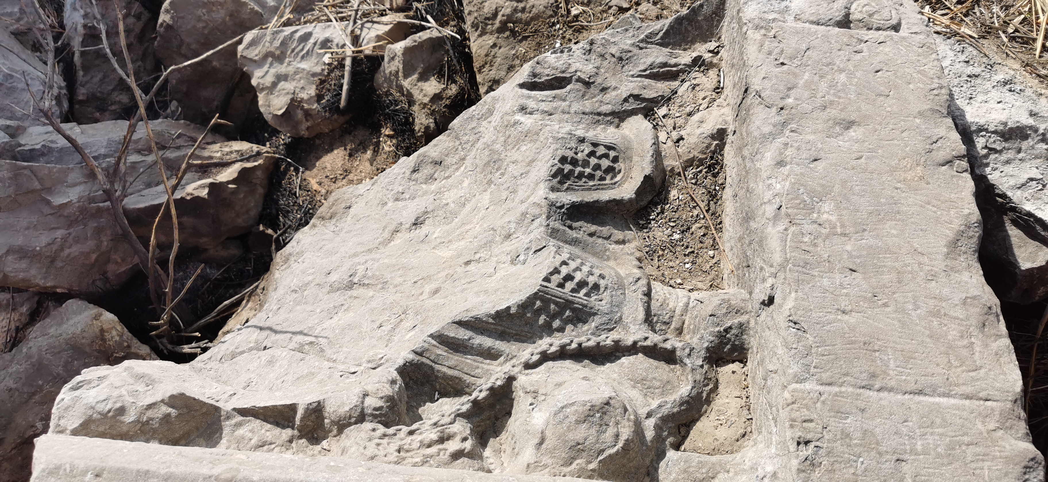 楚雄市三尖山的传说,三县顶的来历