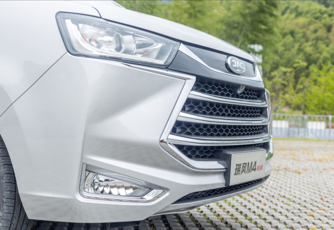 这款搭载全新国六柴油动力、售价13-15万的瑞风M4到底好在哪