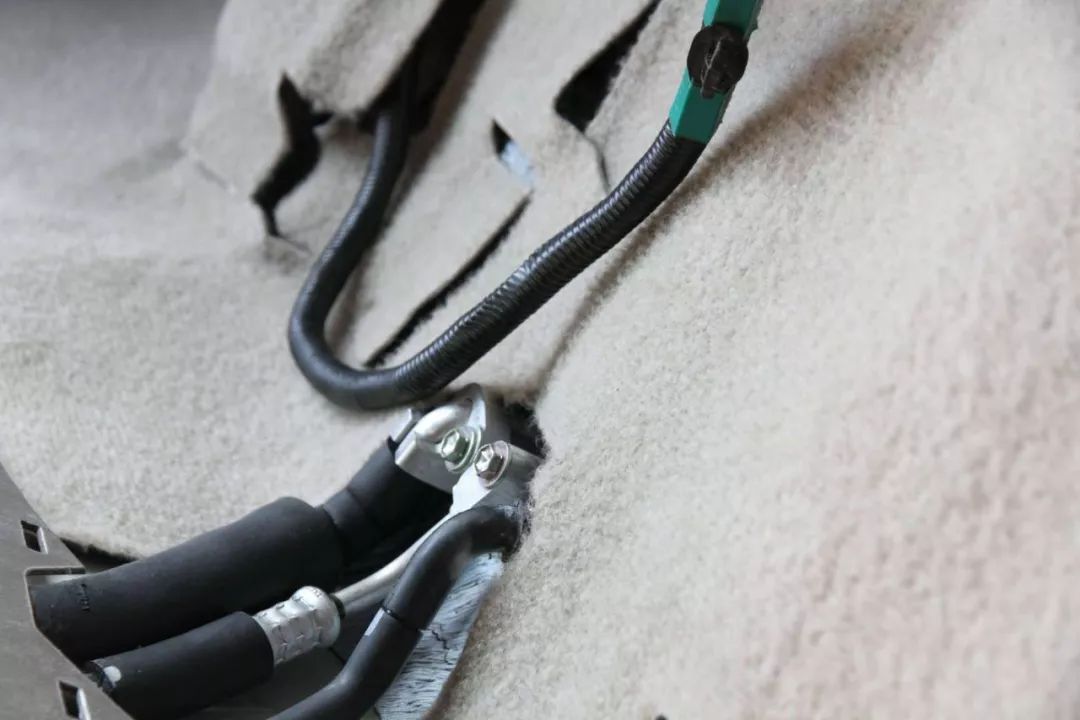 老车翻新：15年后的邂逅，普拉多LC120旧车换新颜，满血复活。