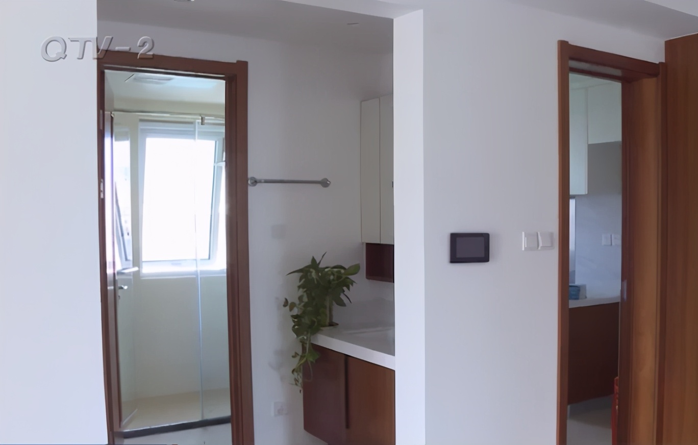 青岛一新楼盘交付，业主进去一看傻了：“3000元一平米的装修费，也就值500块钱！”