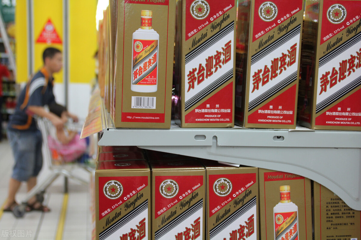 买到过期且假冒伪劣食品怎么索赔,买到过期食品怎么判恶意诈骗