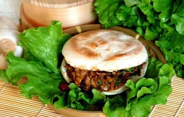 我叫石家庄，这是我2019年最新简历，请多关照！