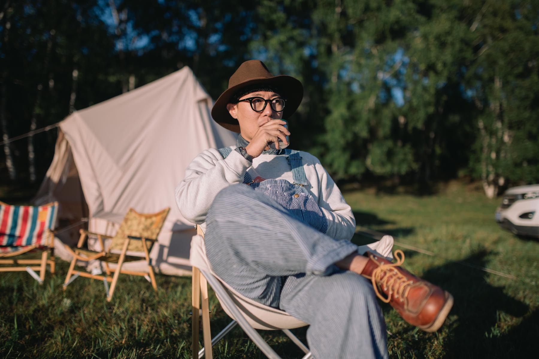 拥有这21件高颜值户外装备，让我们的草原野餐会像家里般优雅