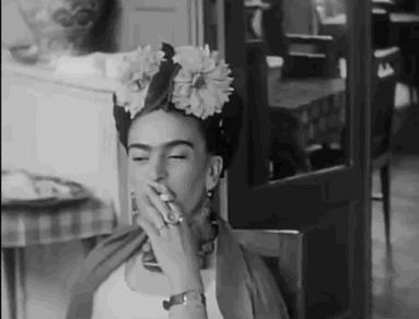 她是最有名的“荡妇”，身体残破不堪，却用画笔画出尖刻的爱情