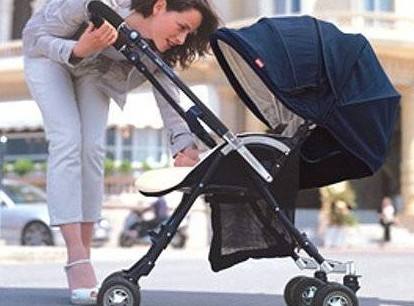 婴儿车婴儿在里面摔了有事吗,婴儿车倾倒怎么判断婴儿是否受伤