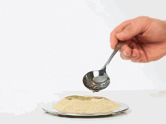 各种聚会面前在,怎么让孩子不怯场?