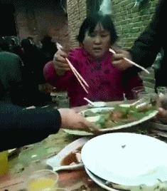 搞笑GIF段子：.我的小萝莉呢？你还我的小萝莉