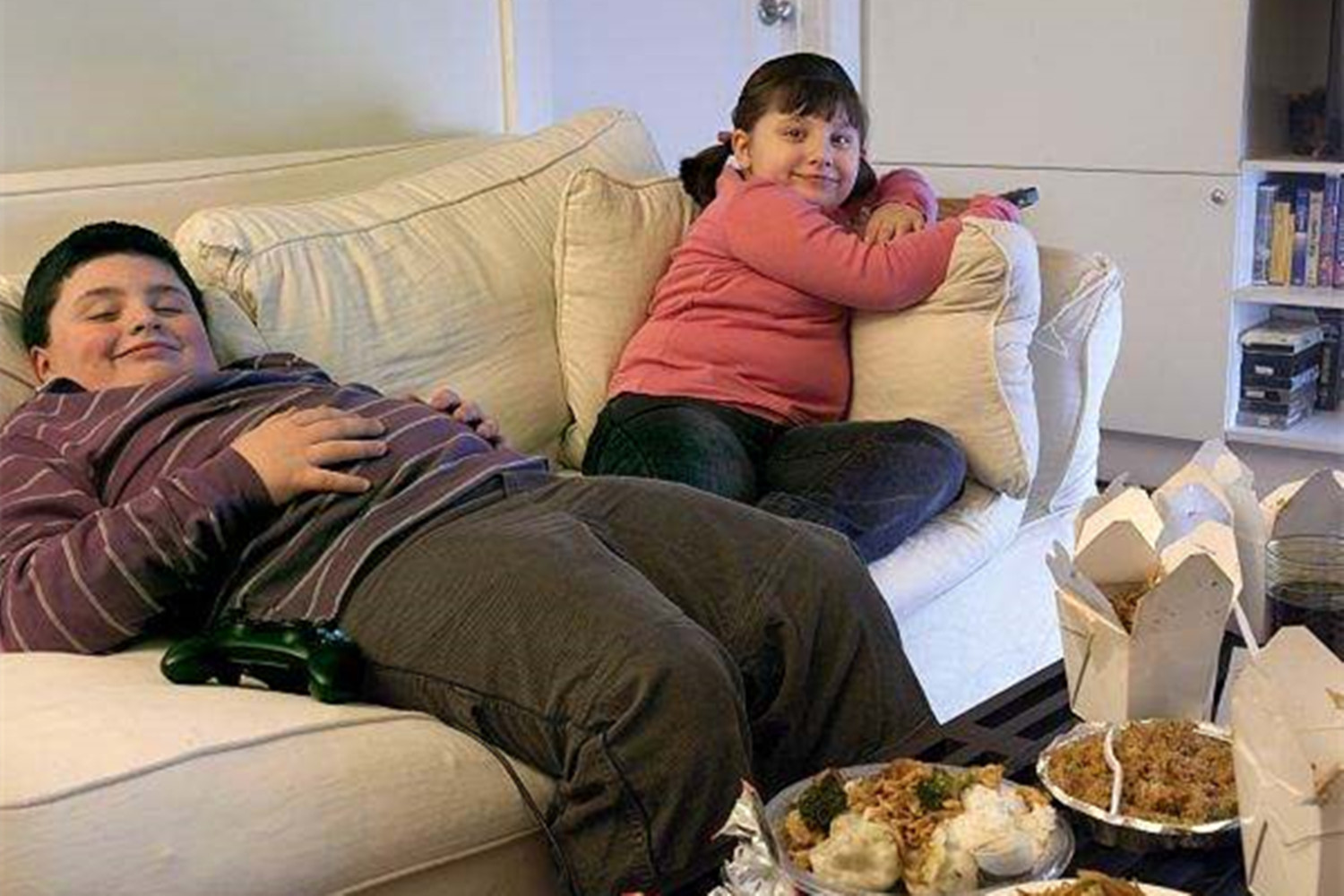 奶粉喂养宝宝怎么判断是否加量,宝宝纯奶粉喂养不长体重怎么办