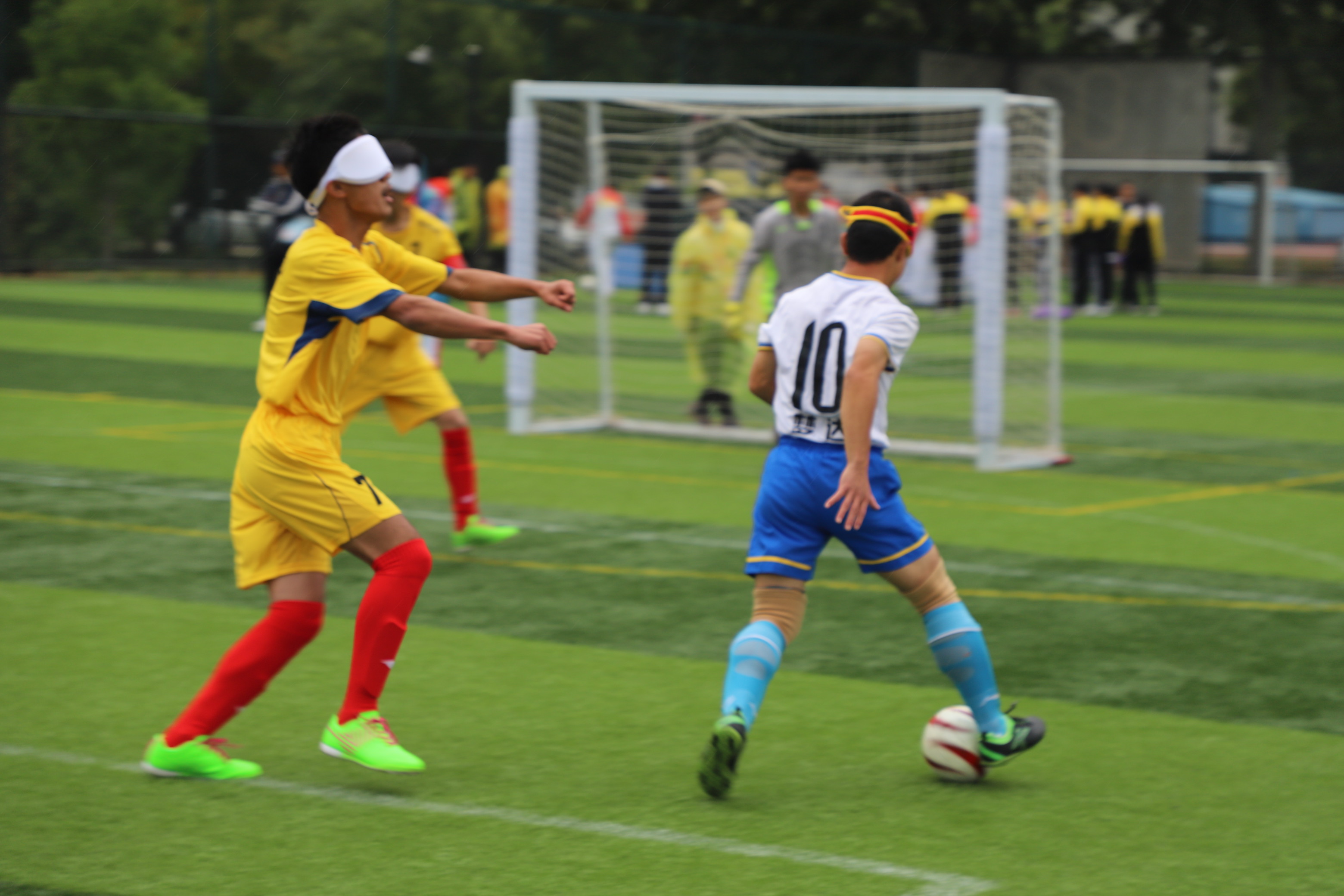 第五届残疾人民间足球争霸赛正式开赛第十三届全国政协常委、中国残联第七届主席团主席张海迪等领导出席