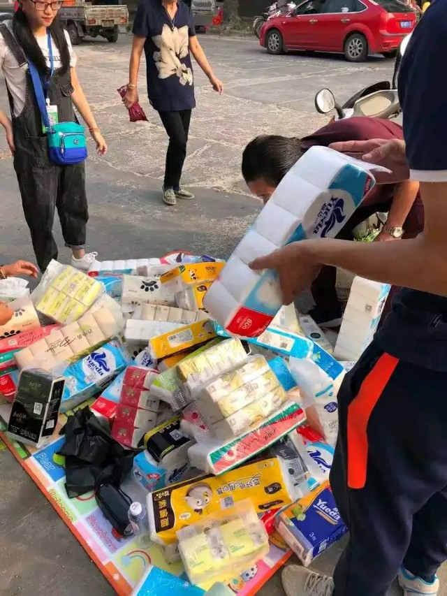 摆摊卖纸巾创业项目怎么样,摆地摊卖纸巾的项目靠谱吗