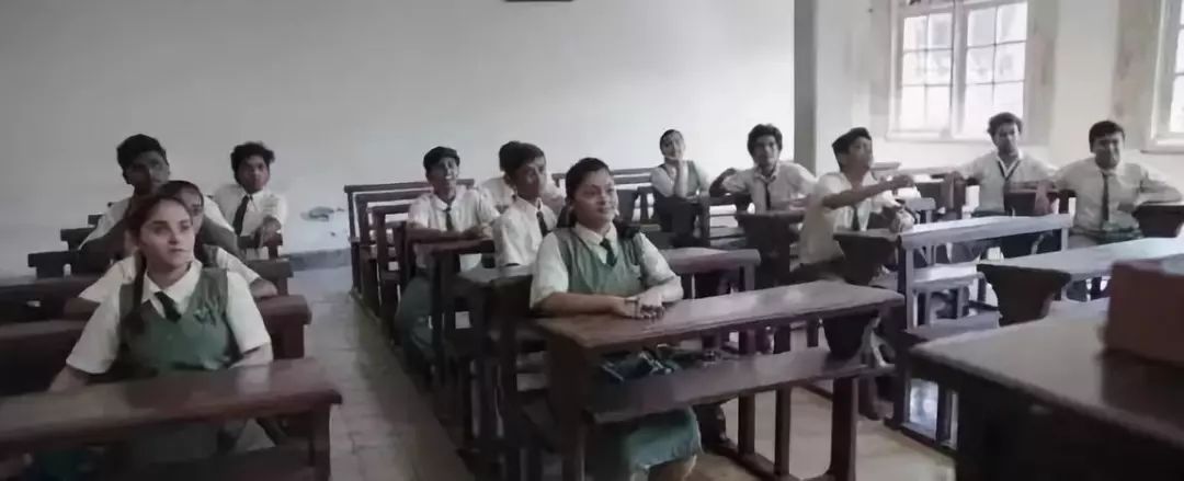 嗝嗝老师三分钟演讲,嗝嗝老师的感人故事