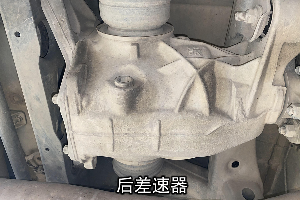 奔驰gl350柴油漏灰色粘液,个人奔驰gl350