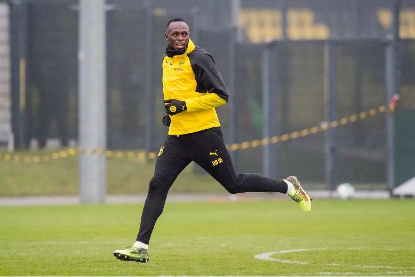 现在的博尔特大肚腩,博尔特是怎么练出腹肌的