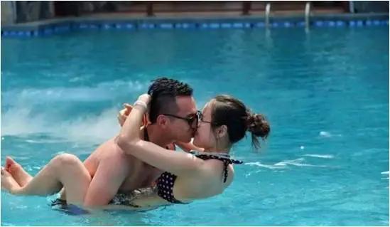 今夕有你丨99元双人票限时抢！免费写真、缘分墙、潮人趴…七夕来狂欢水世界占领你的主场