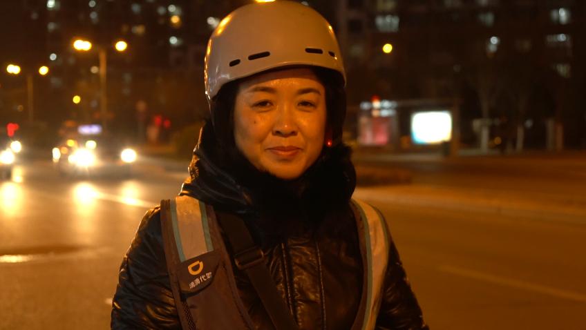 代驾妈妈的真实生活,女代驾夜行生活