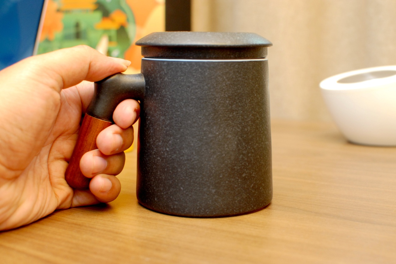 陶瓷泡茶杯茶水分离最新款,茶水分离泡茶杯陶瓷木柄