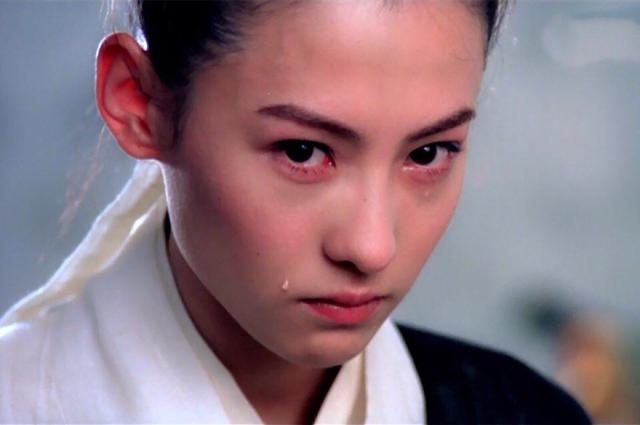 现在的张柏芝暴瘦,张柏芝出镜腰腹再隆起变圆