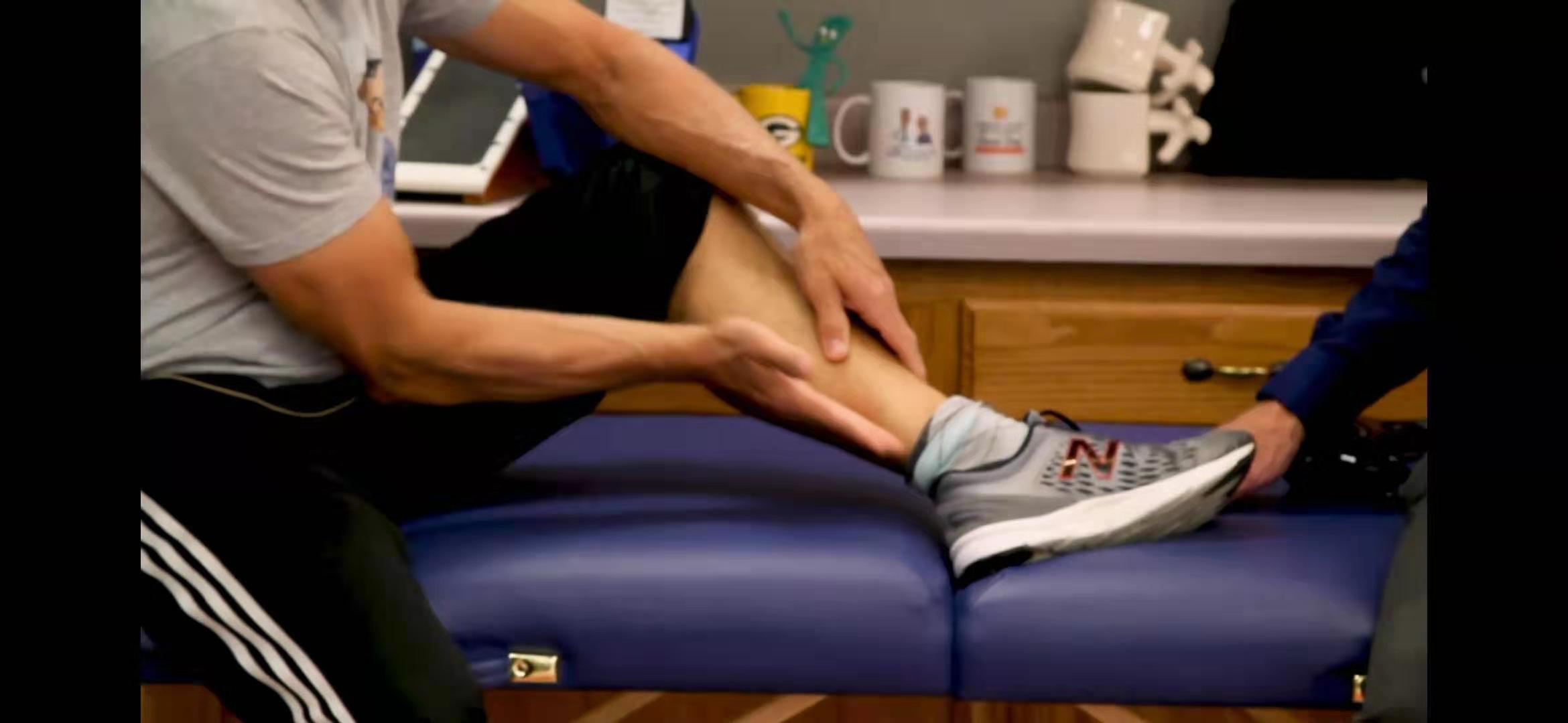 跑步时小腿拉伤？你应该这样做