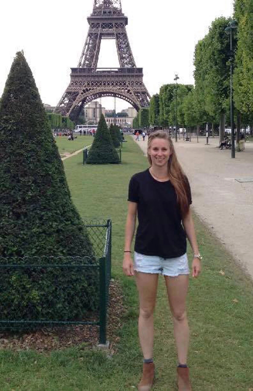 英国女子患病睡眠,英国17岁女孩患怪病