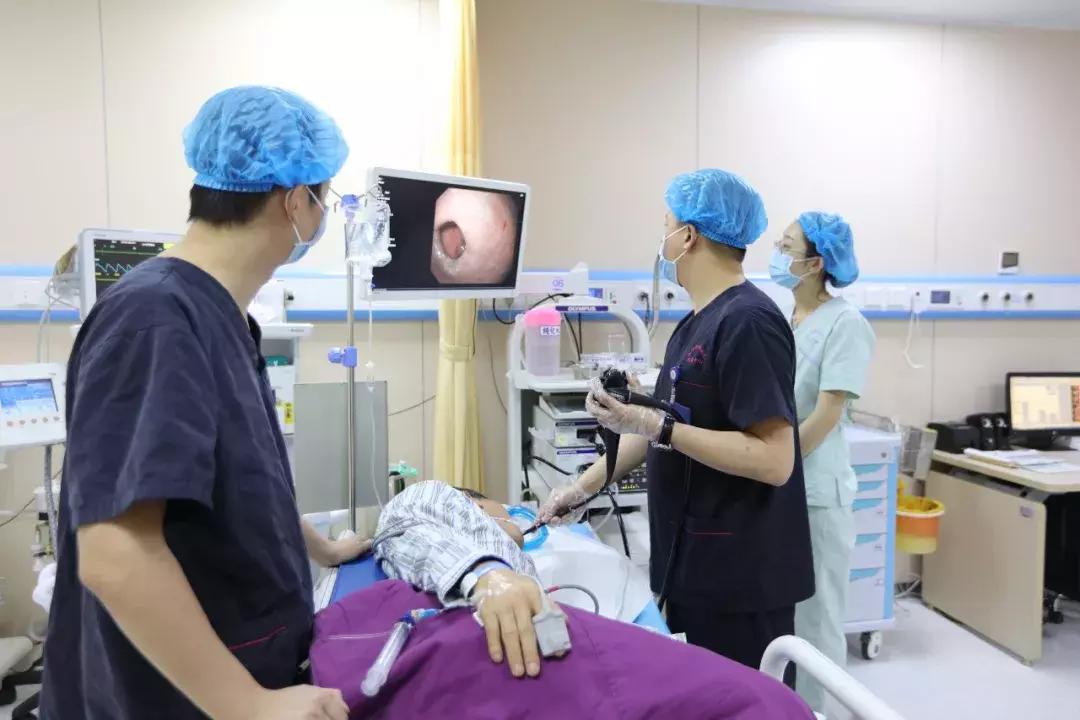 无痛胃肠镜时为啥特需治疗,无痛胃肠镜是等你睡着了才开始吗