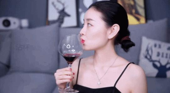 戚薇口红测评视频,小金条口红戚薇