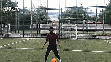 五个可以帮我们杀出重围的足球技巧