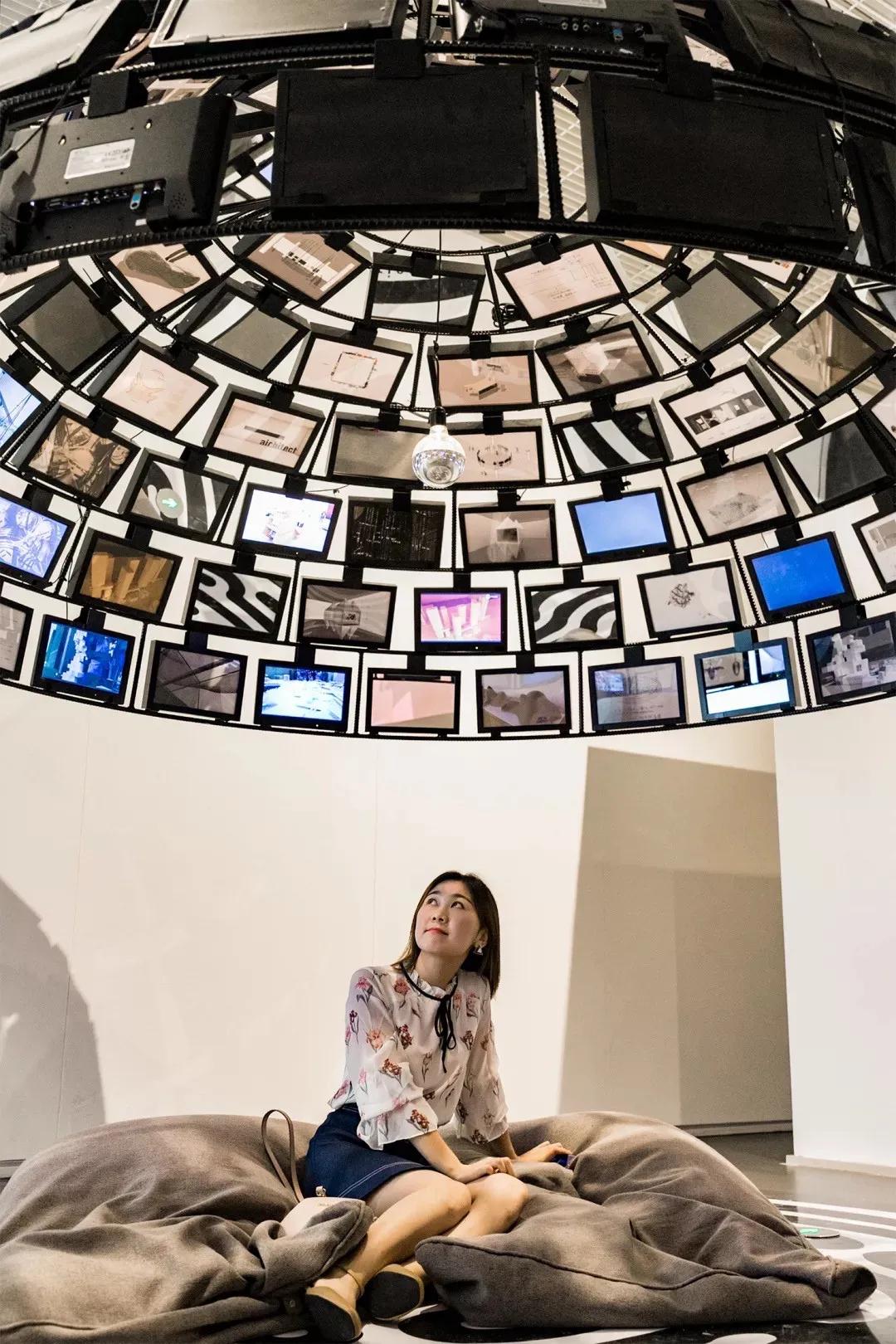 深圳翻身地铁成网红打卡地,深圳网红打卡地点富士康光明小镇