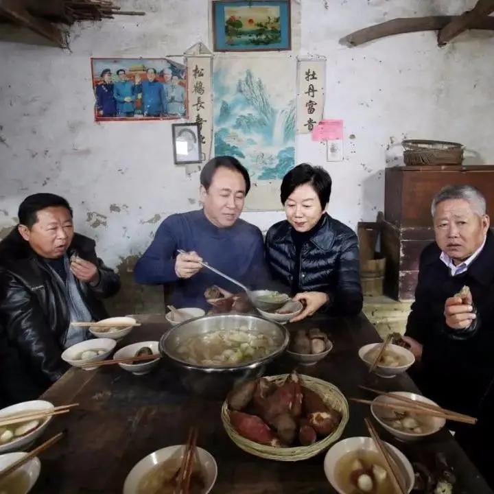 许家印首富的寒冬,许家印极寒之下试锋芒