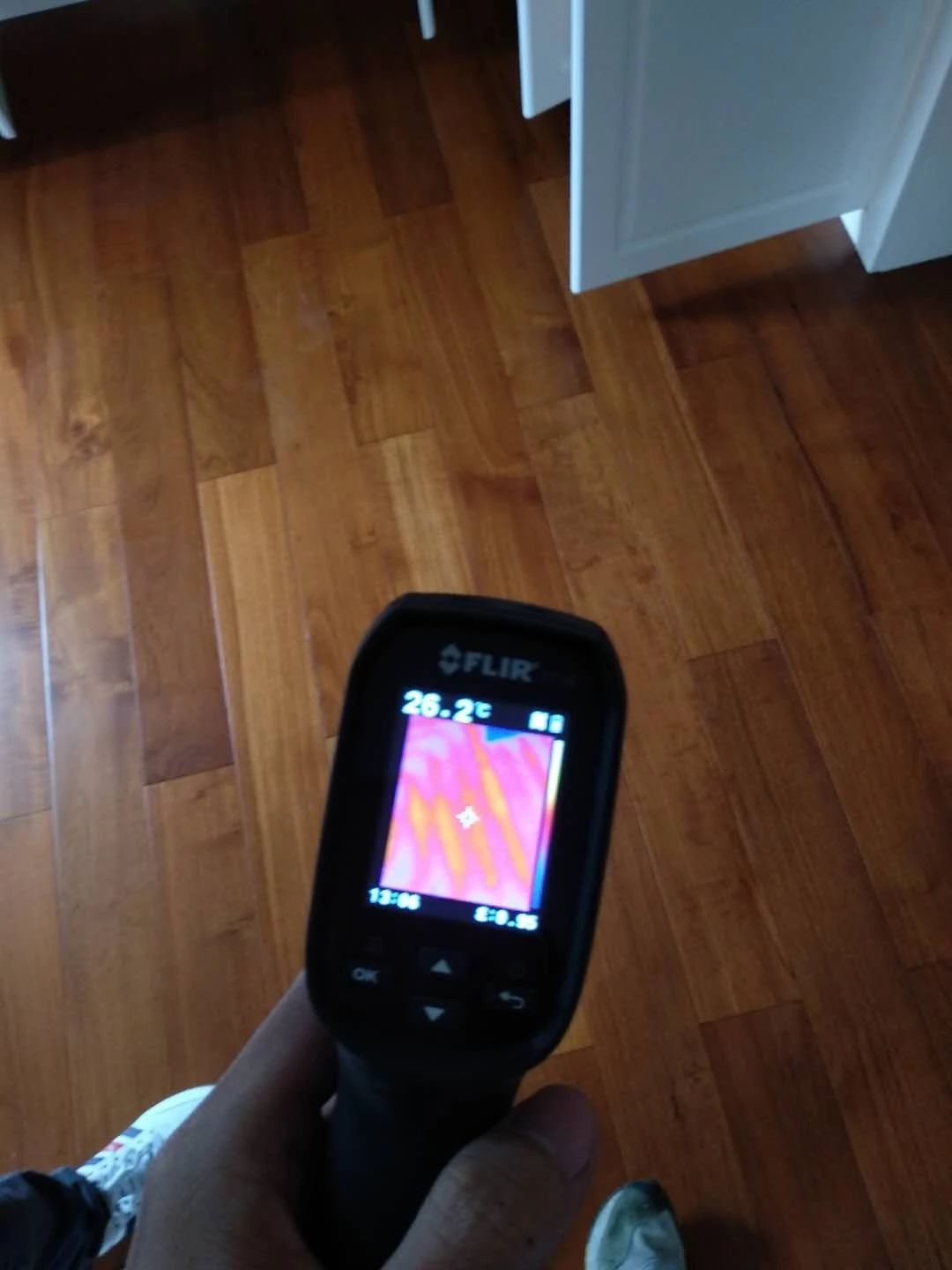 地暖到底用不用硅晶网,地暖能用实木地板吗