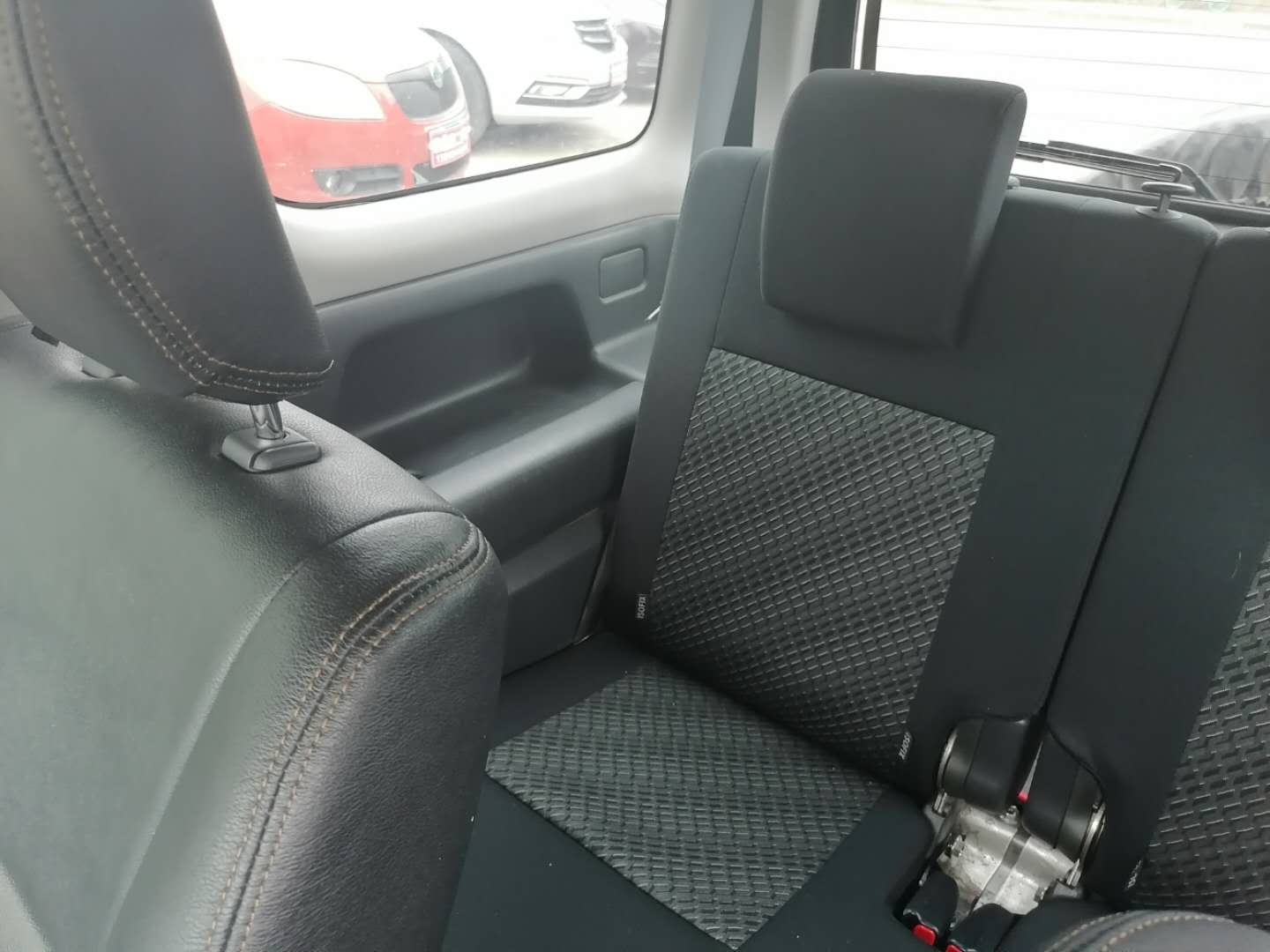 略显可爱的越野车铃木吉姆尼,二手吉姆尼越野能力有多强