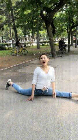 爆笑gif妹子你都拖大家的后腿了,搞笑gif妹子绝对是一位运动健将