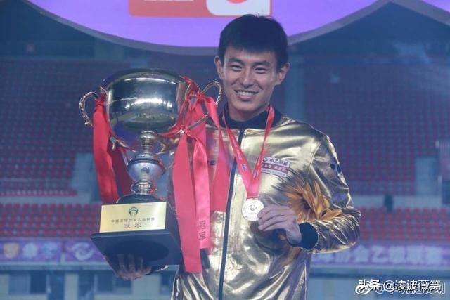 不声不响，上演冲甲大四喜的“冰城小贝”，加盟了这支中甲新军